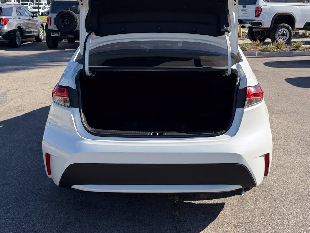 Used 2020 Toyota Corolla LE FWD image 10