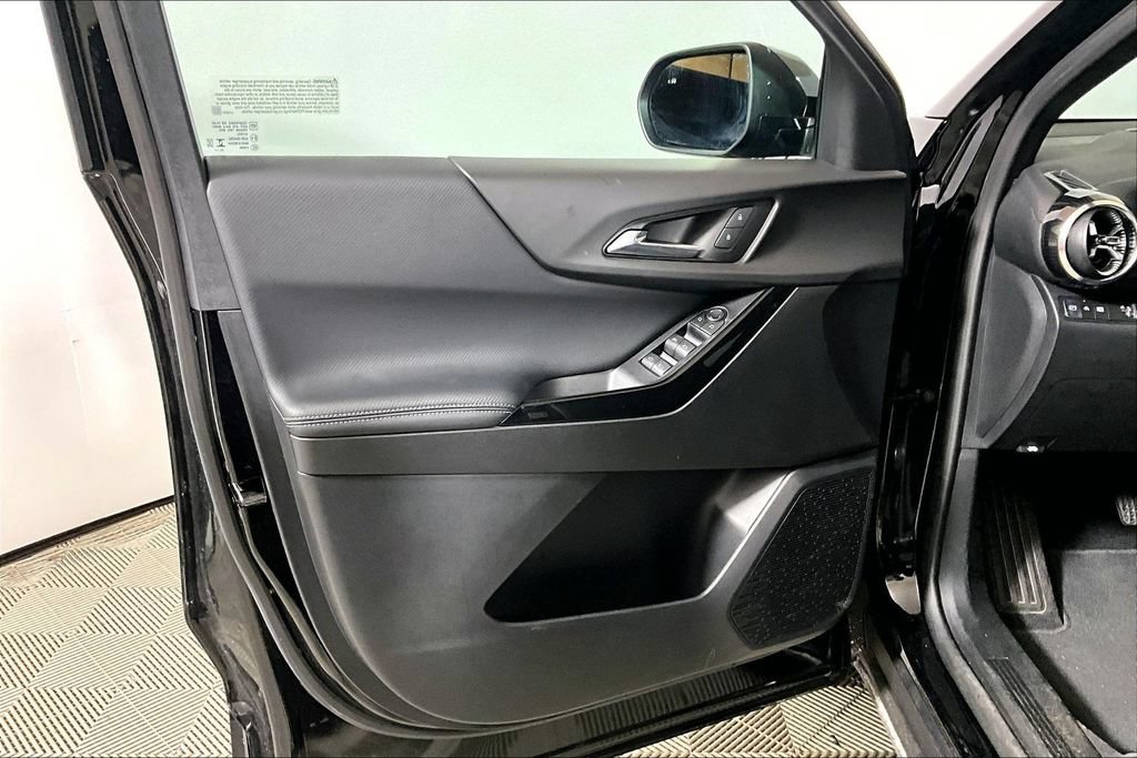 Used 2026 Chevrolet Equinox LT FWD image 18