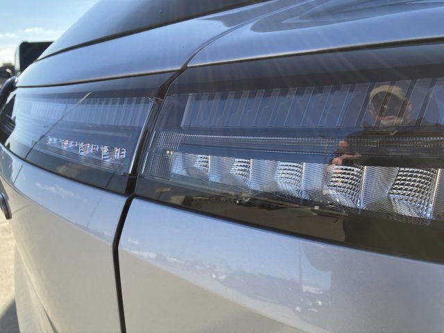 Used 2025 Nissan Murano SV AWD/4WD image 28