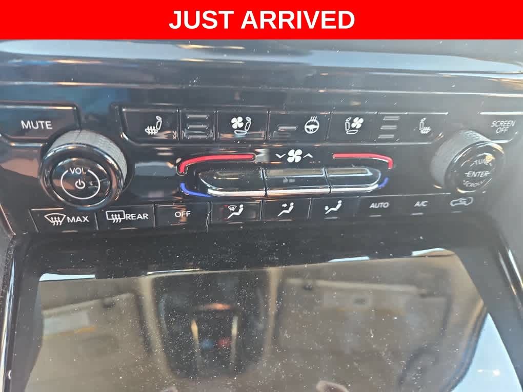 Used 2023 Jeep Grand Cherokee 4WD 4xe w/ Luxury Tech Group II image 17