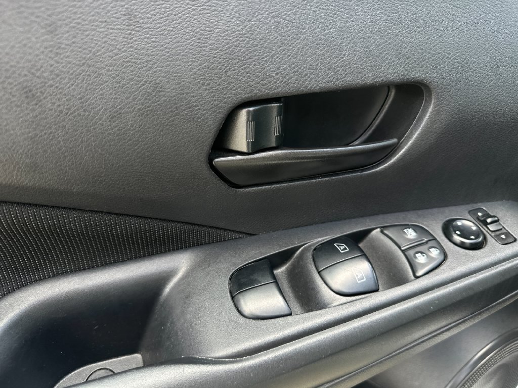 Used 2024 Nissan Kicks S FWD image 10
