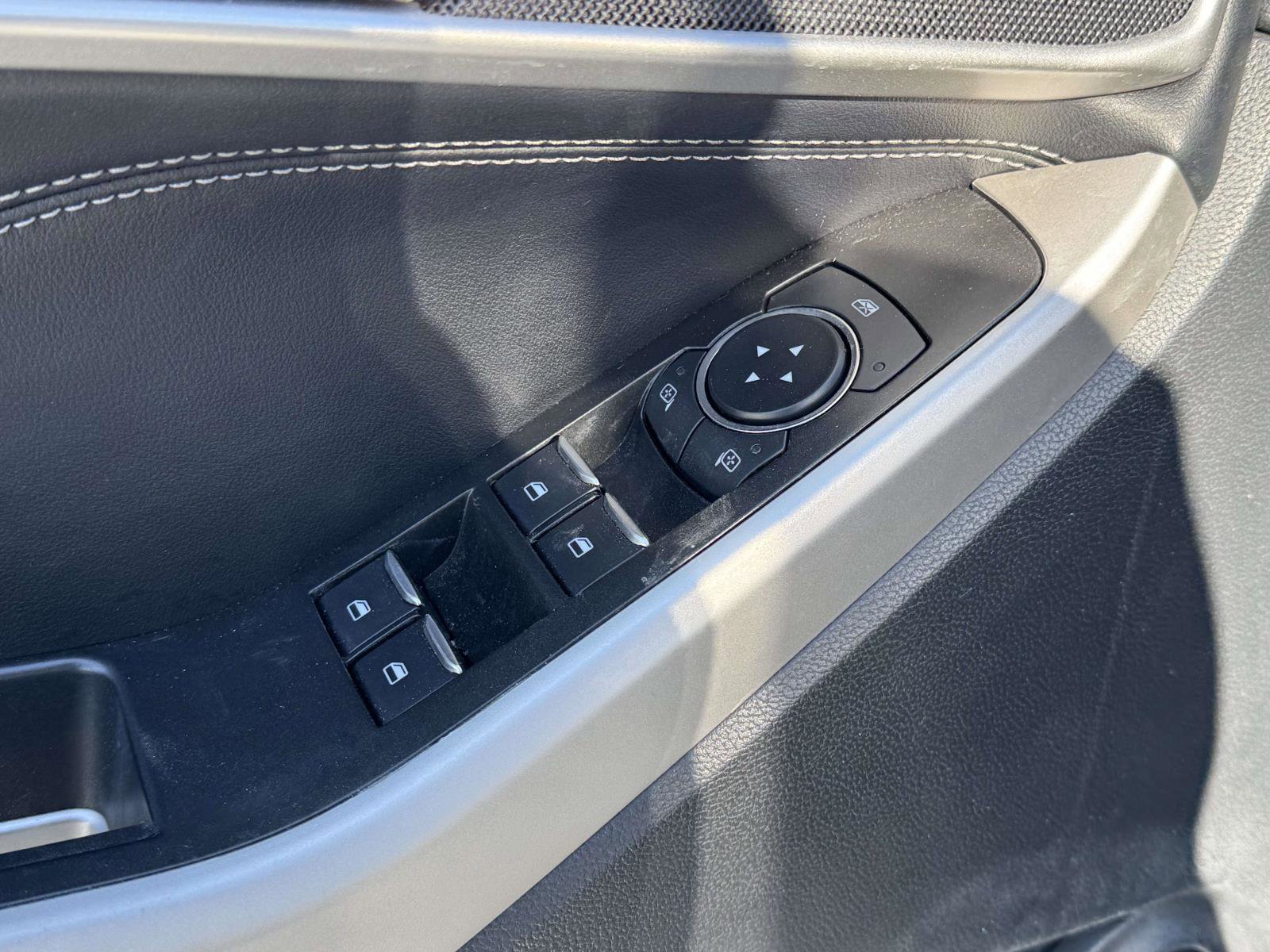 Certified 2022 Ford Explorer XLT w/ Equipment Group 202A image 15