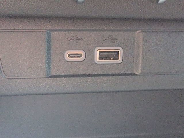 Used 2024 Chevrolet Colorado Trail Boss AWD/4WD image 21