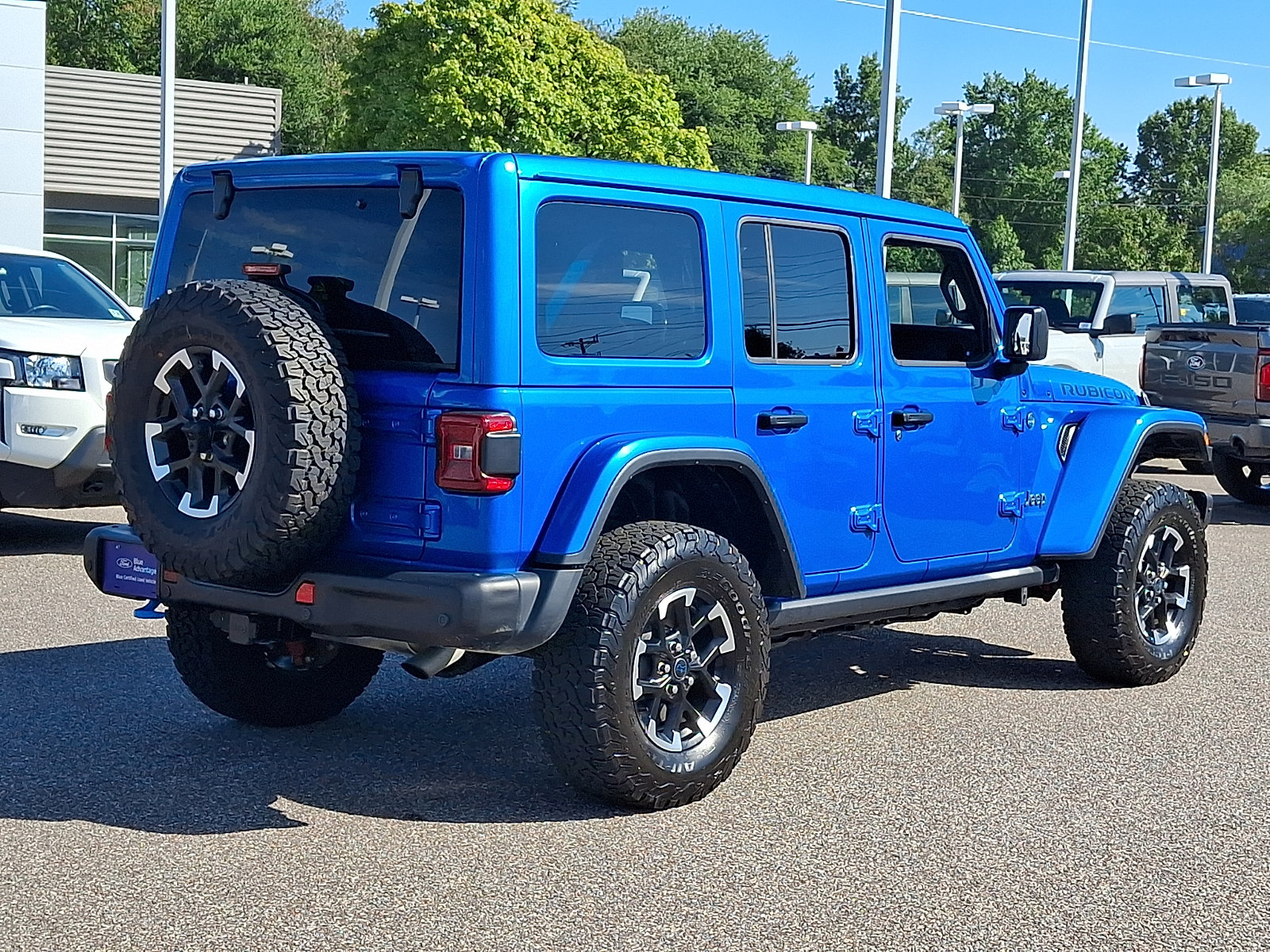 Used 2024 Jeep Wrangler Unlimited Rubicon 4xe AWD/4WD image 11