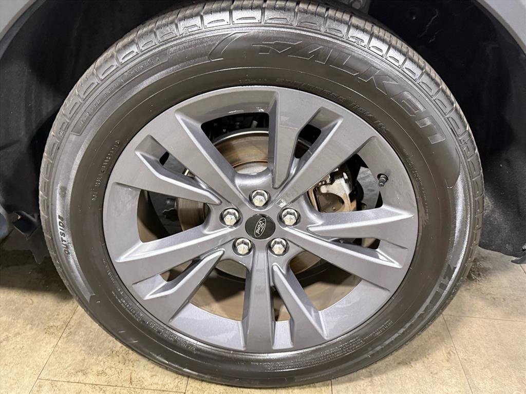 Certified 2023 Ford Explorer XLT w/ Equipment Group 202A image 17