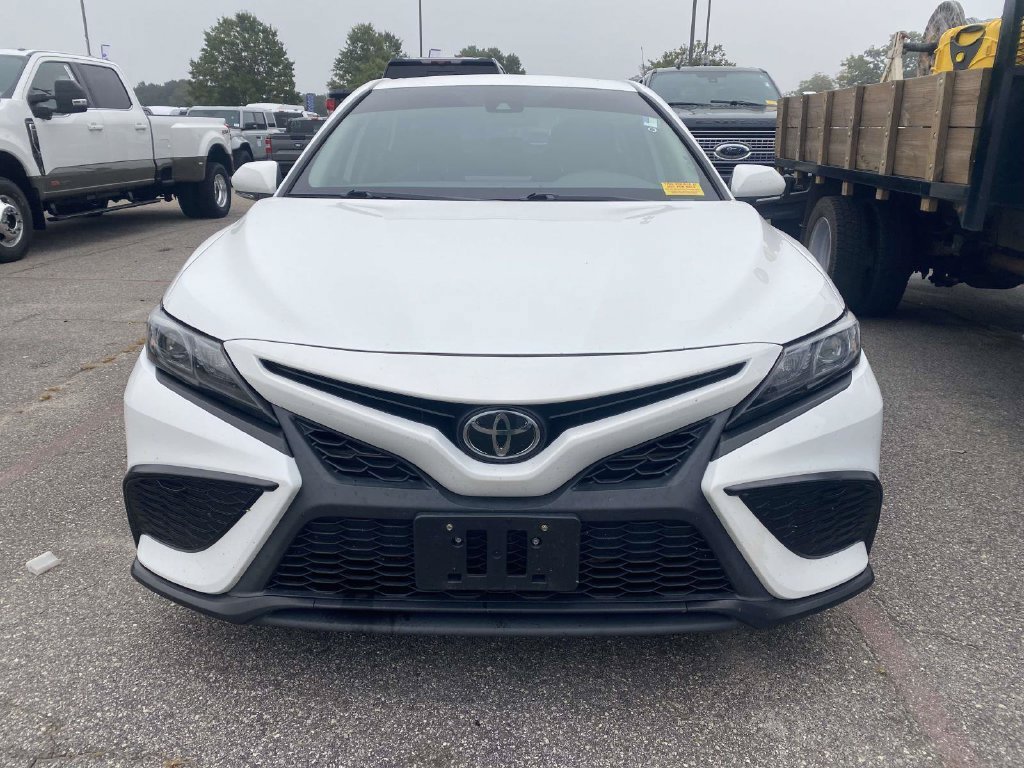 Used 2023 Toyota Camry SE FWD image 2