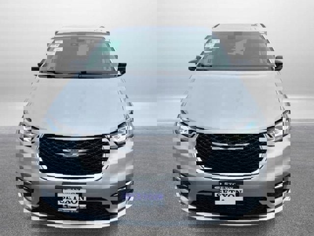 Used 2024 Chrysler Pacifica Touring-L image 7