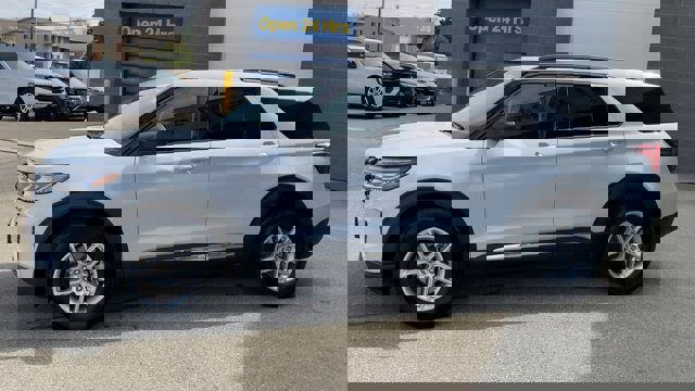 Certified 2025 Ford Explorer Active image 6