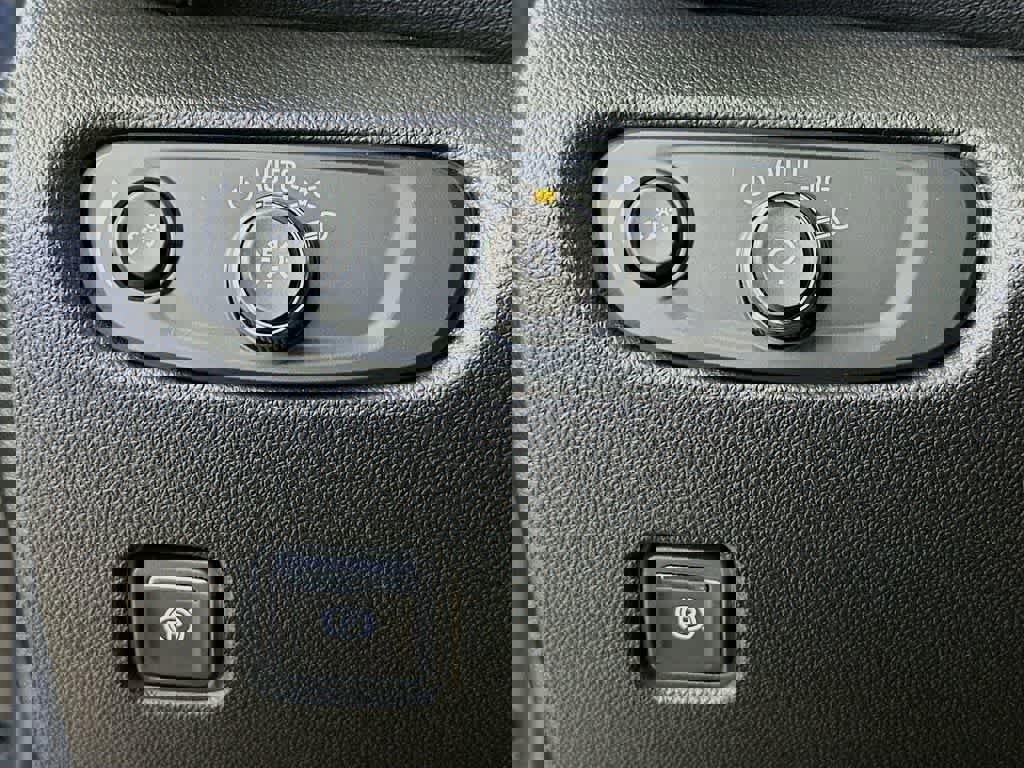 Used 2023 Chevrolet Blazer RS w/ Enhanced Convenience Package image 27