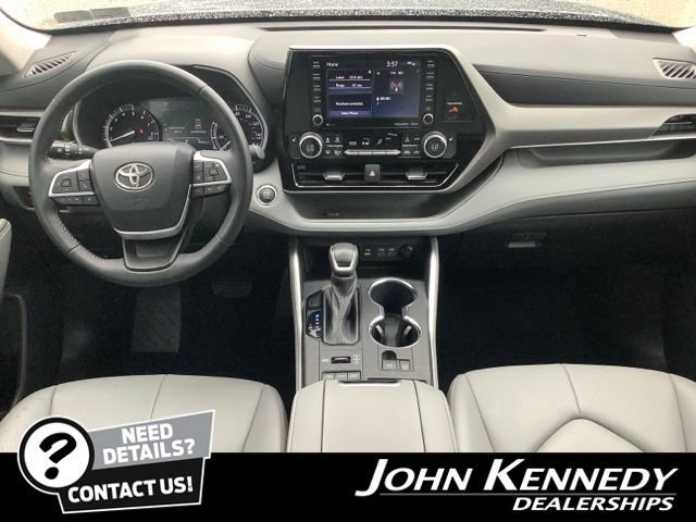 Used 2022 Toyota Highlander XLE AWD/4WD image 18