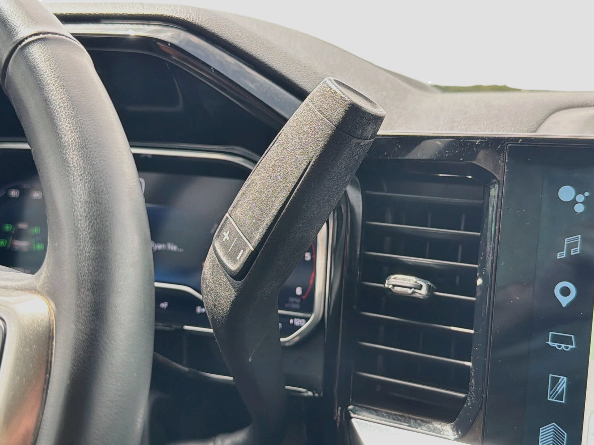 Used 2025 Chevrolet Silverado 2500 LT AWD/4WD image 17