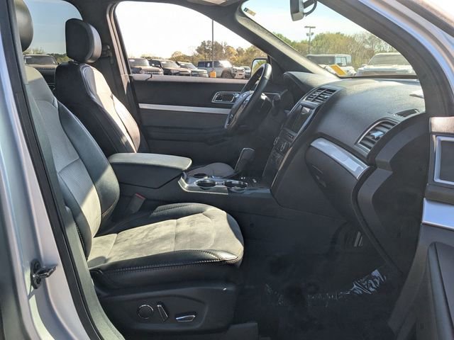 Certified 2017 Ford Explorer XLT w/ Equipment Group 202A image 29