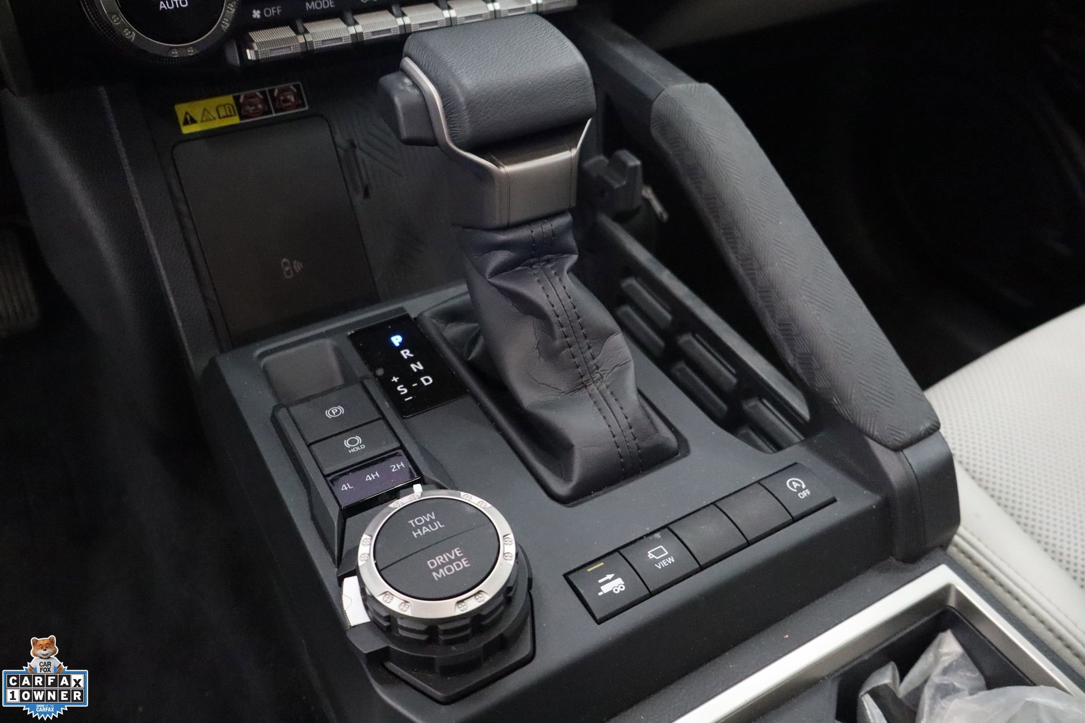 Used 2024 Toyota Tacoma Limited image 19