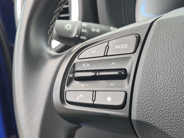 Used 2025 Hyundai Venue SEL FWD image 15