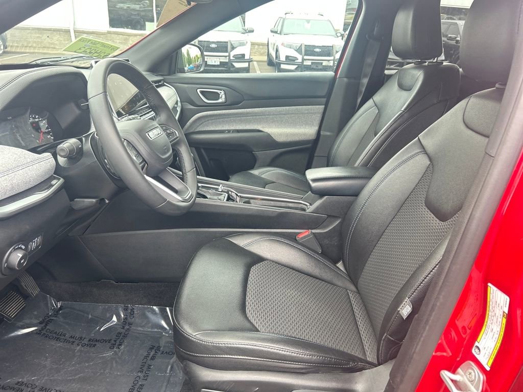 Used 2024 Jeep Compass Latitude image 5