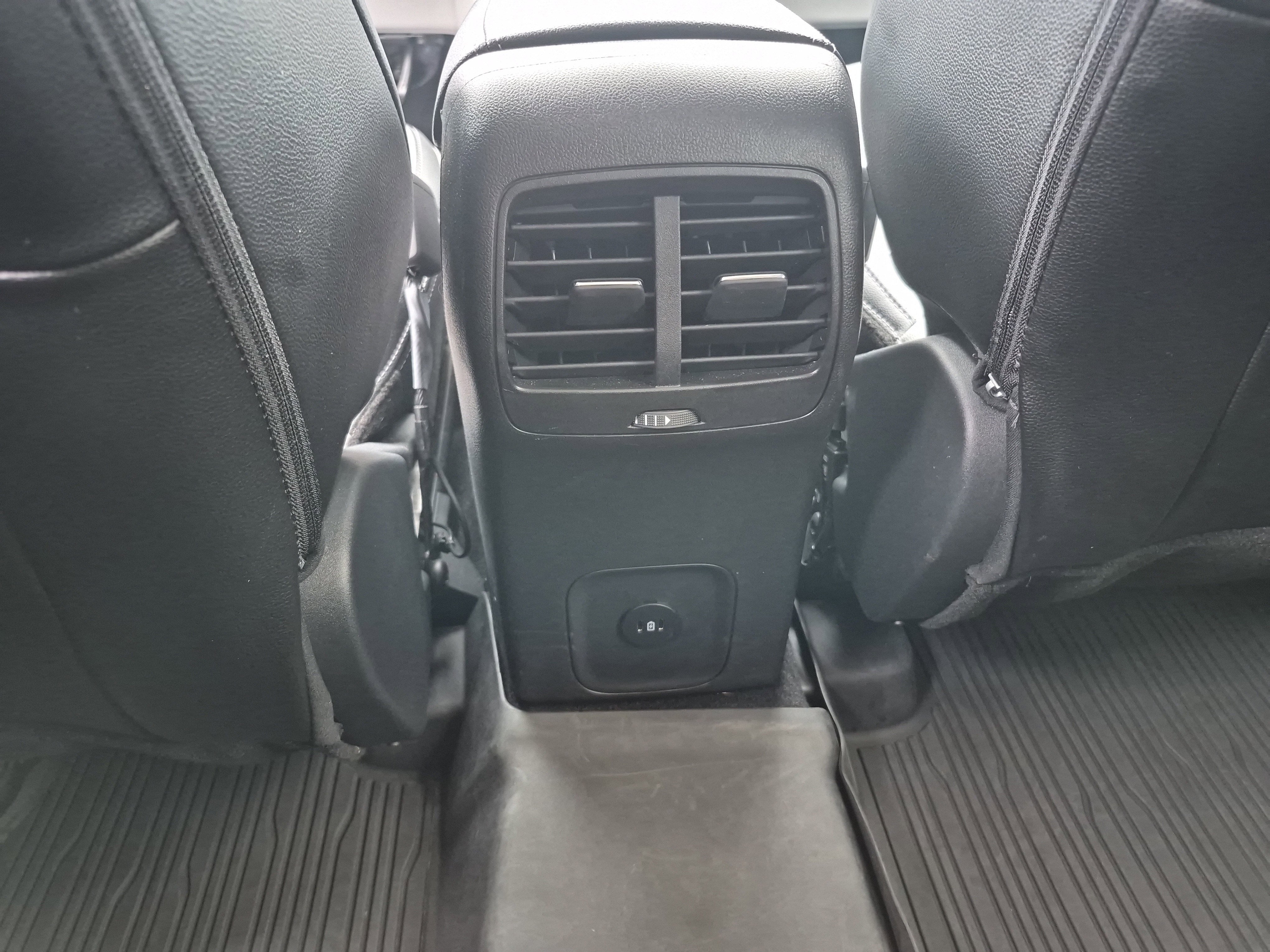 Certified 2025 Ford Escape PHEV w/ PHEV Premium Package image 18