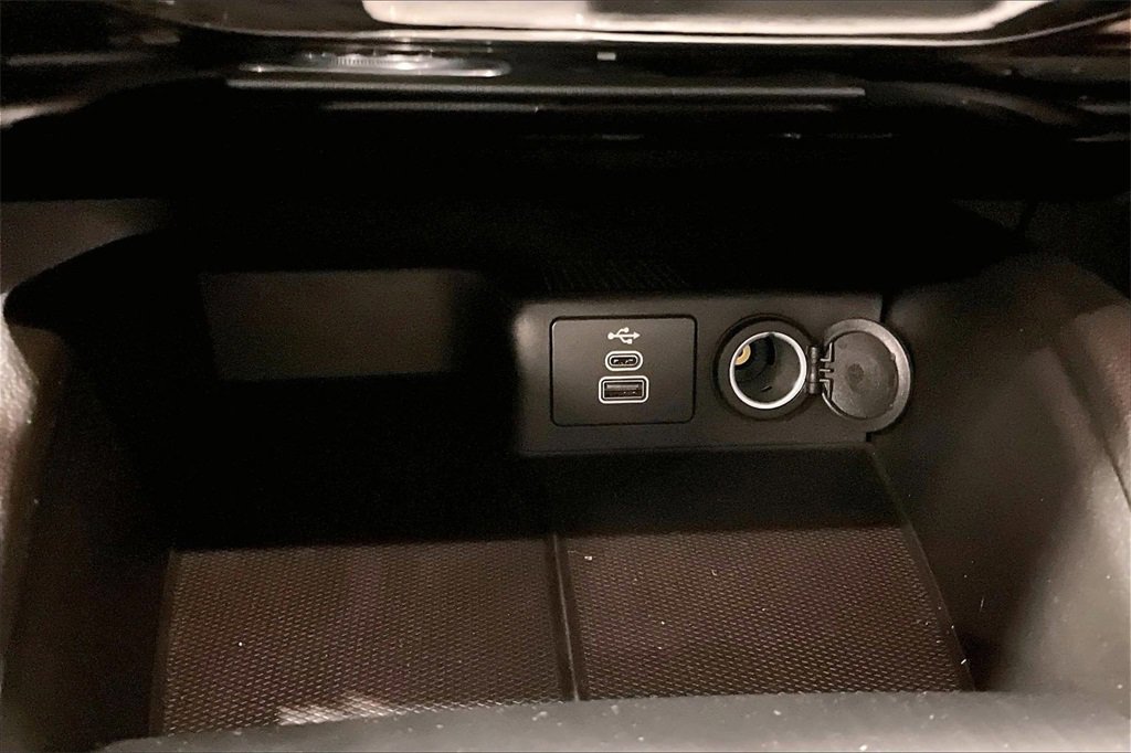 Certified 2025 Ford Escape ST-Line Select w/ Tech Pack #1 image 27