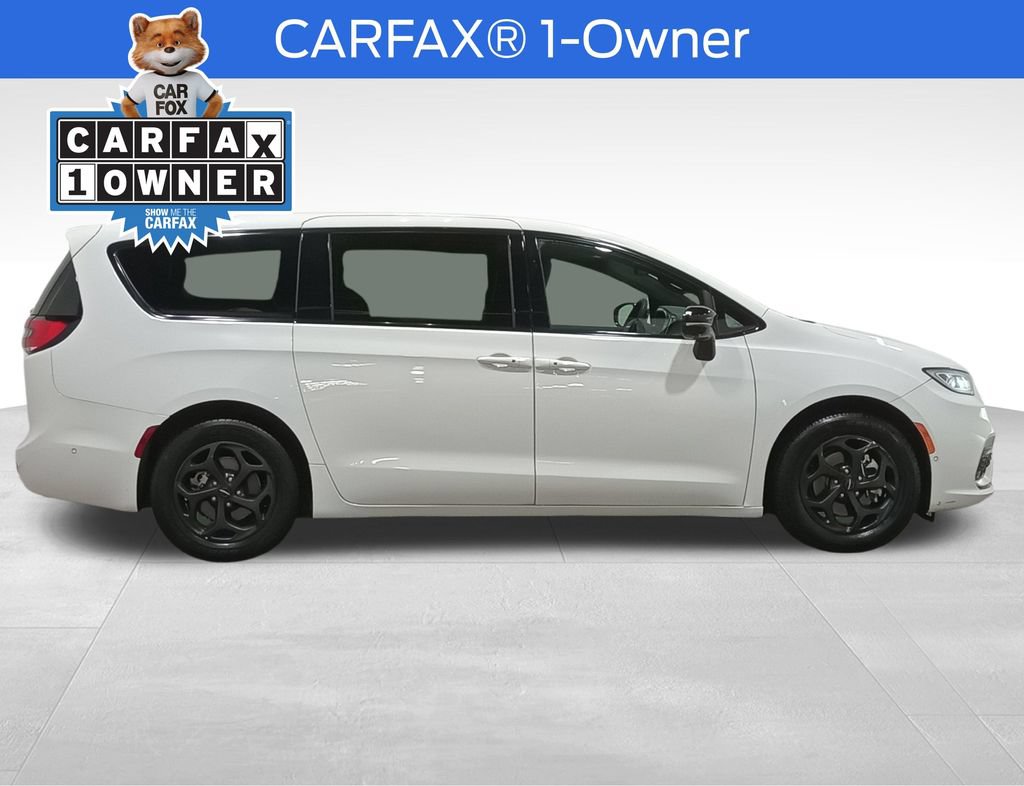 Used 2024 Chrysler Pacifica Limited FWD image 2