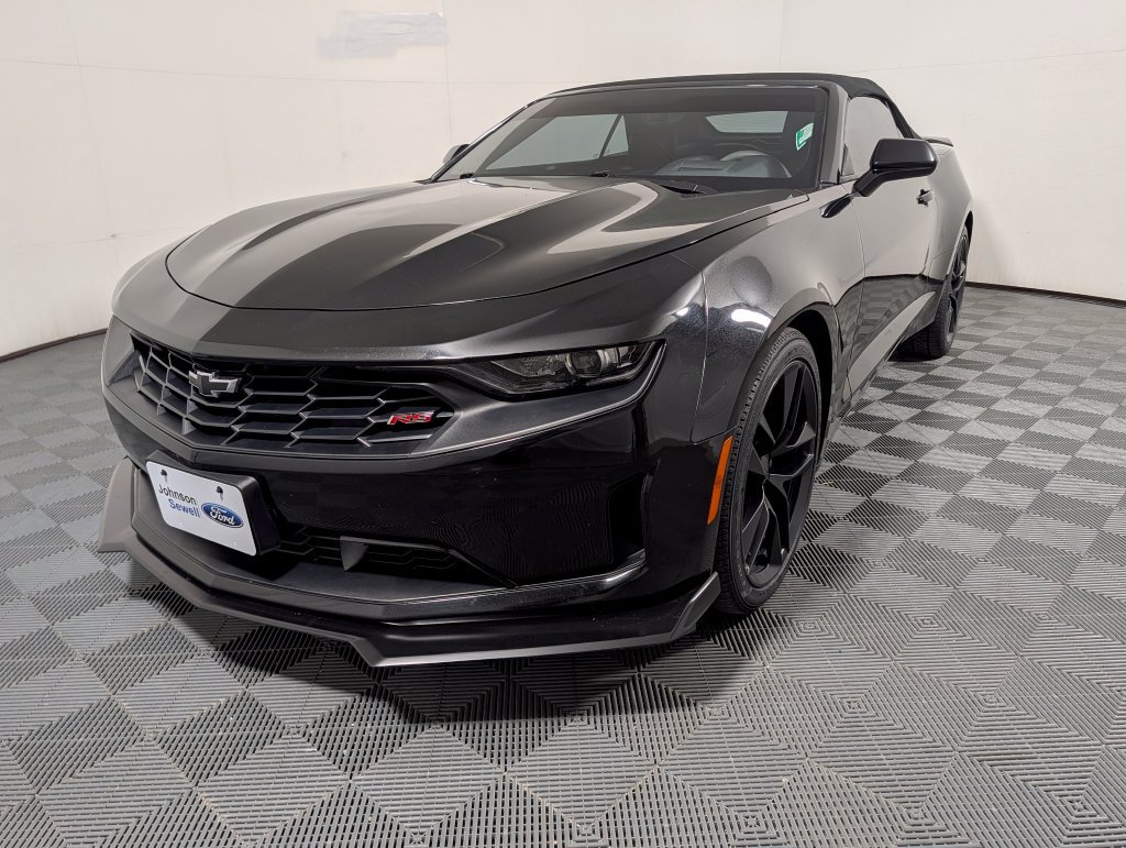 Used 2024 Chevrolet Camaro LT RWD image 4