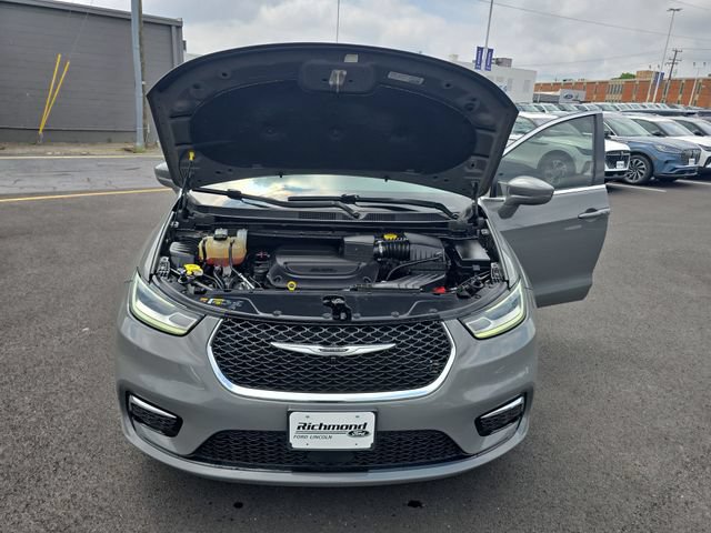 Used 2022 Chrysler Pacifica Touring-L FWD image 24