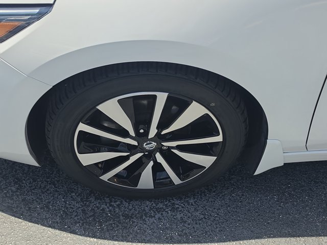 Used 2023 Nissan Sentra SV w/ SV Premium Package FWD image 10