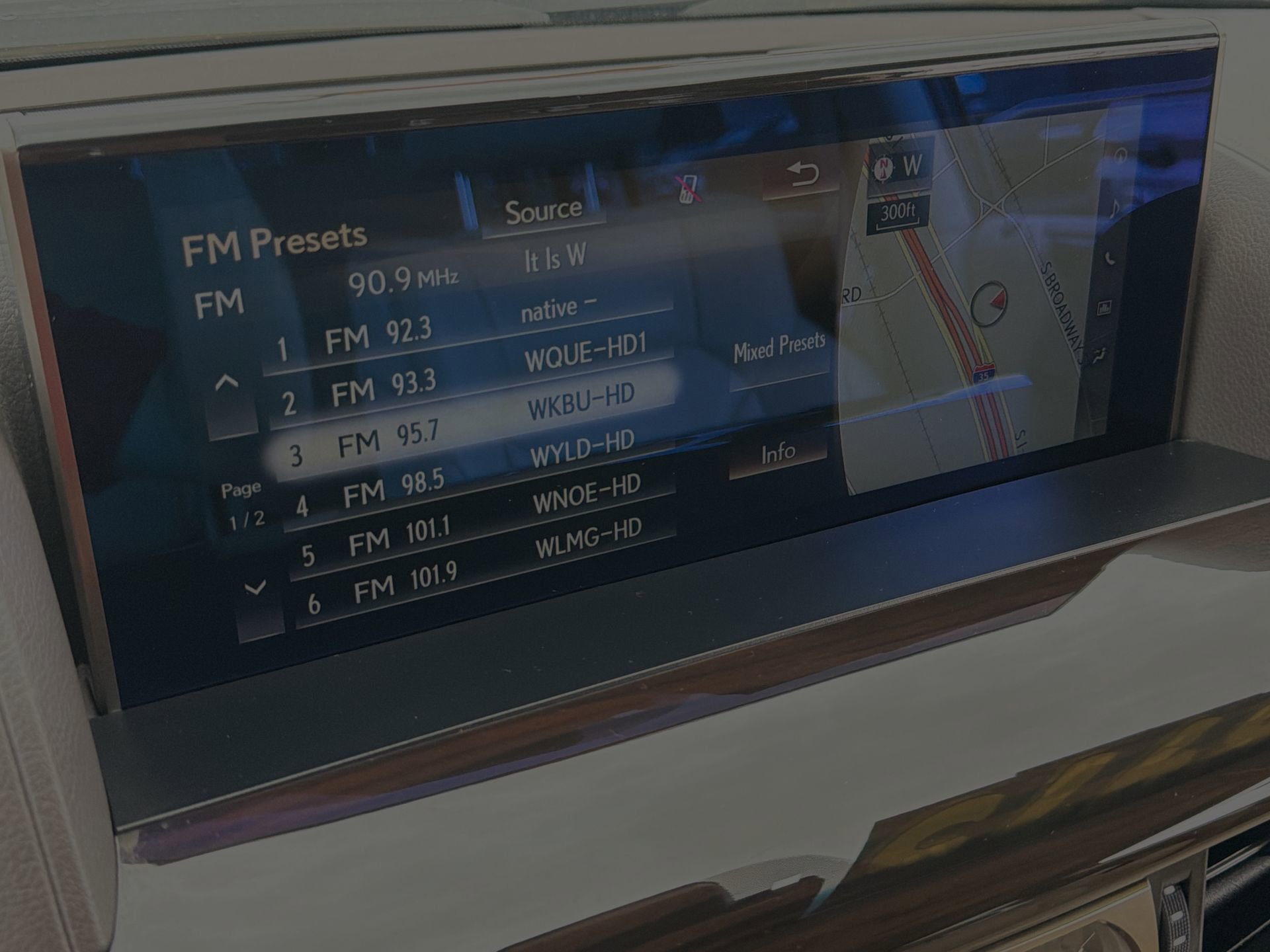 Used 2018 Lexus LX 570 4WD image 16