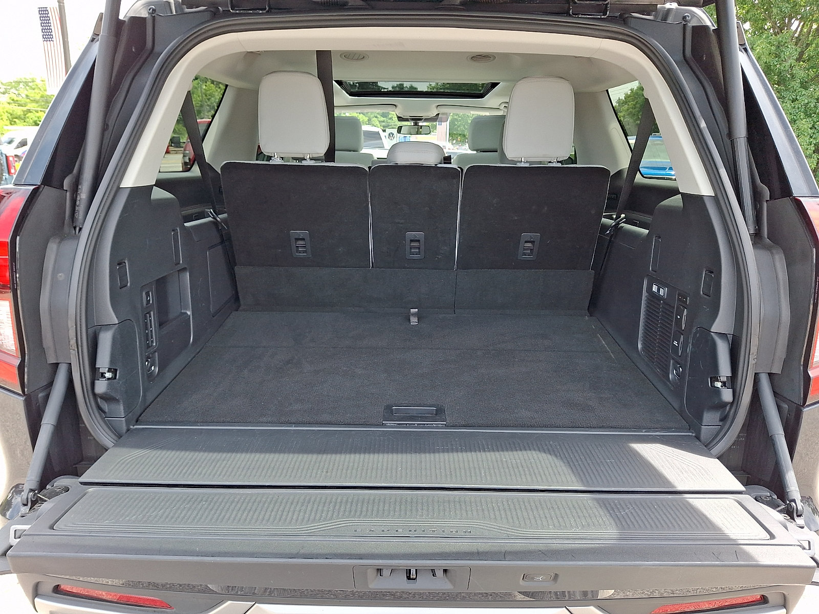 Certified 2025 Ford Expedition Max Platinum AWD/4WD image 32