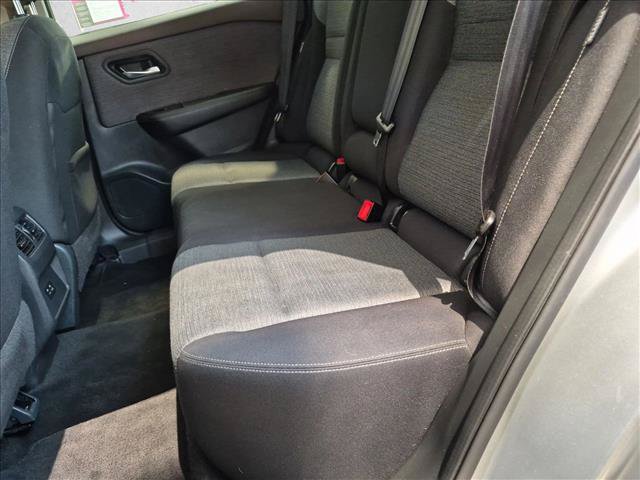 Used 2023 Nissan Rogue SV FWD image 18