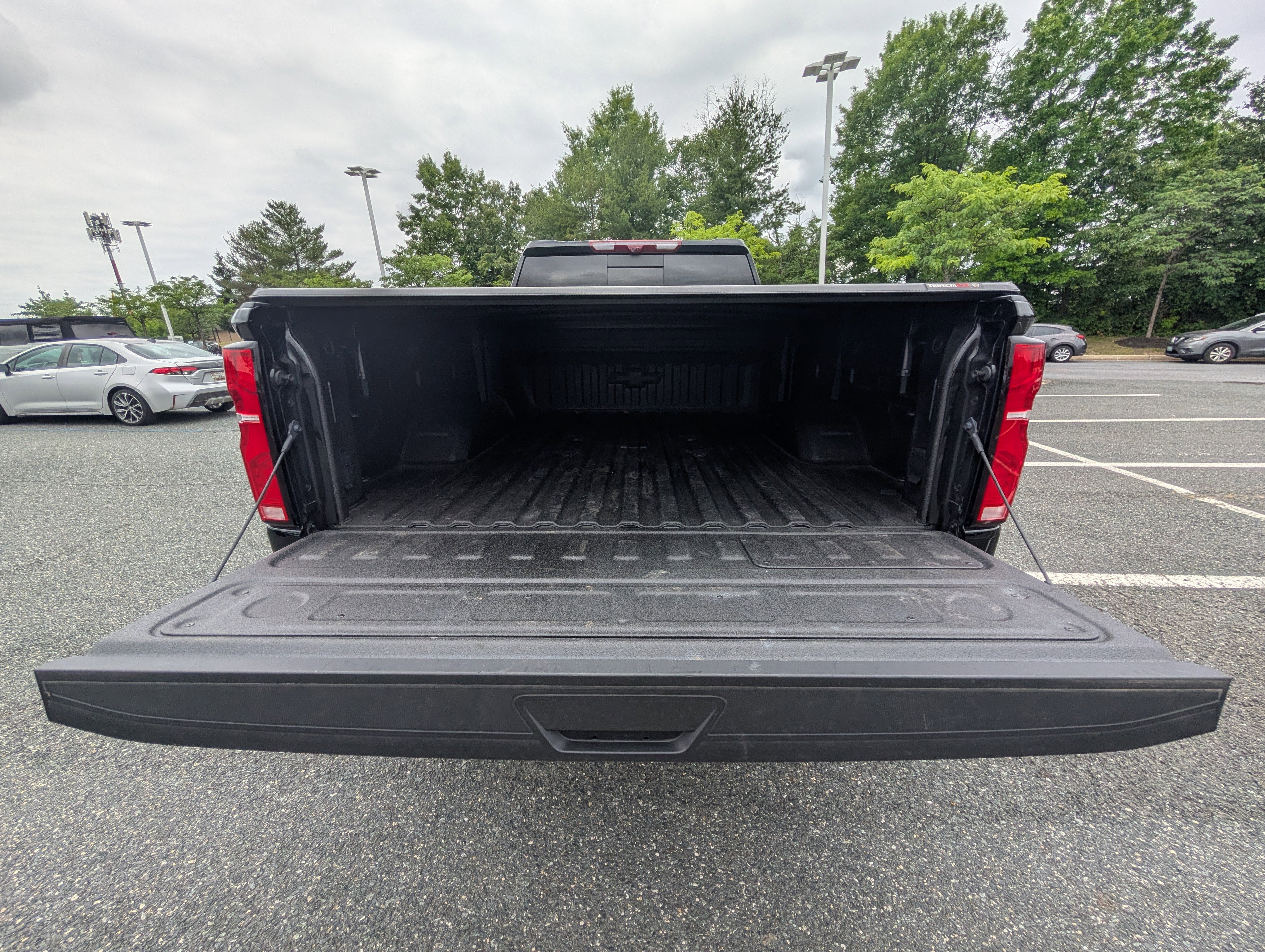 Used 2024 Chevrolet Silverado 2500 LTZ w/ LTZ Plus Package AWD/4WD image 12