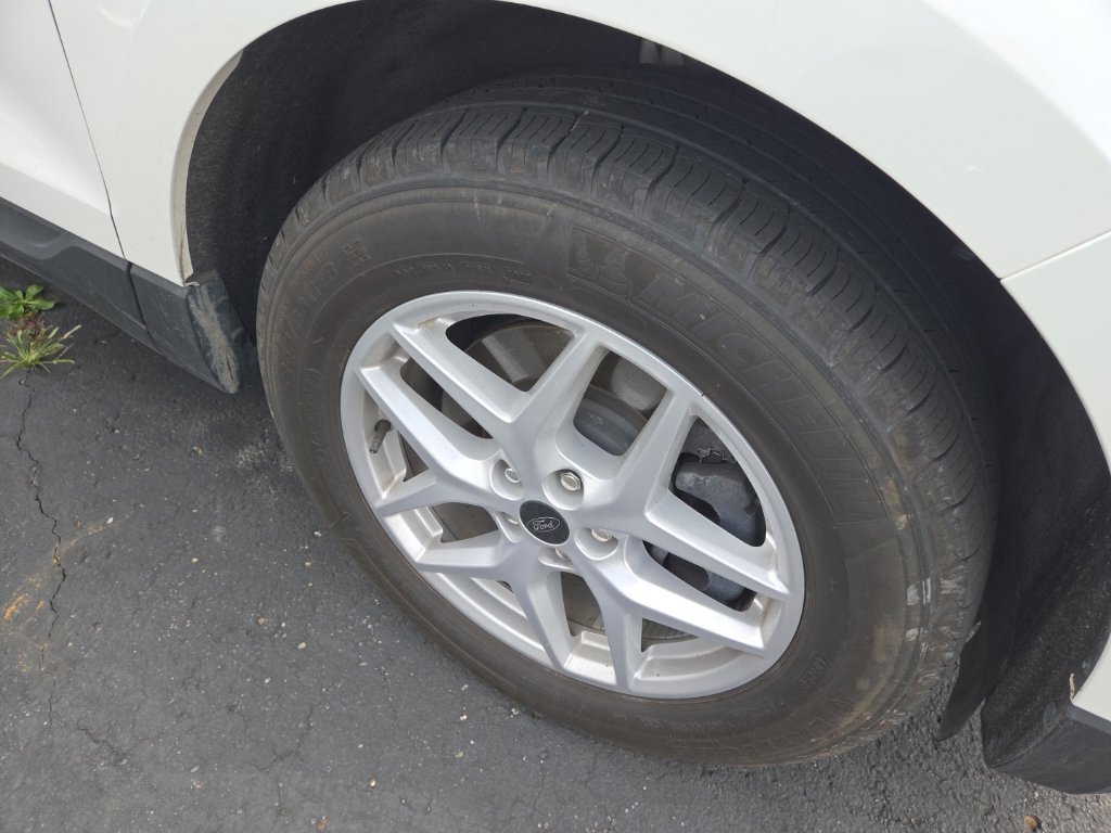 Certified 2024 Ford Edge SEL w/ Convenience Package AWD/4WD image 4
