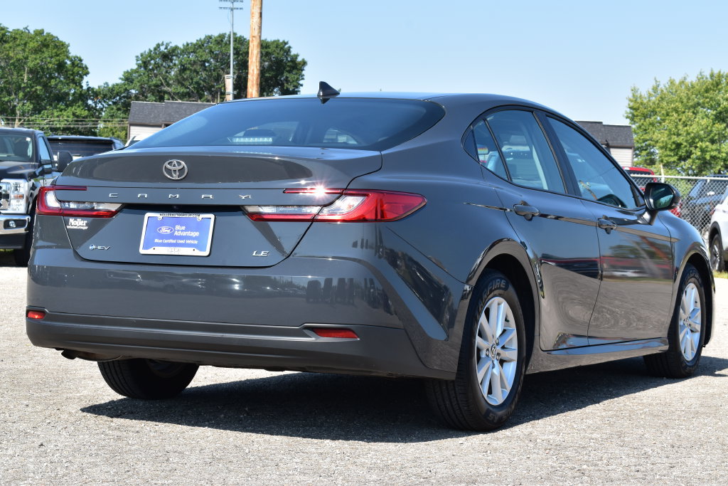 Used 2025 Toyota Camry LE FWD image 7