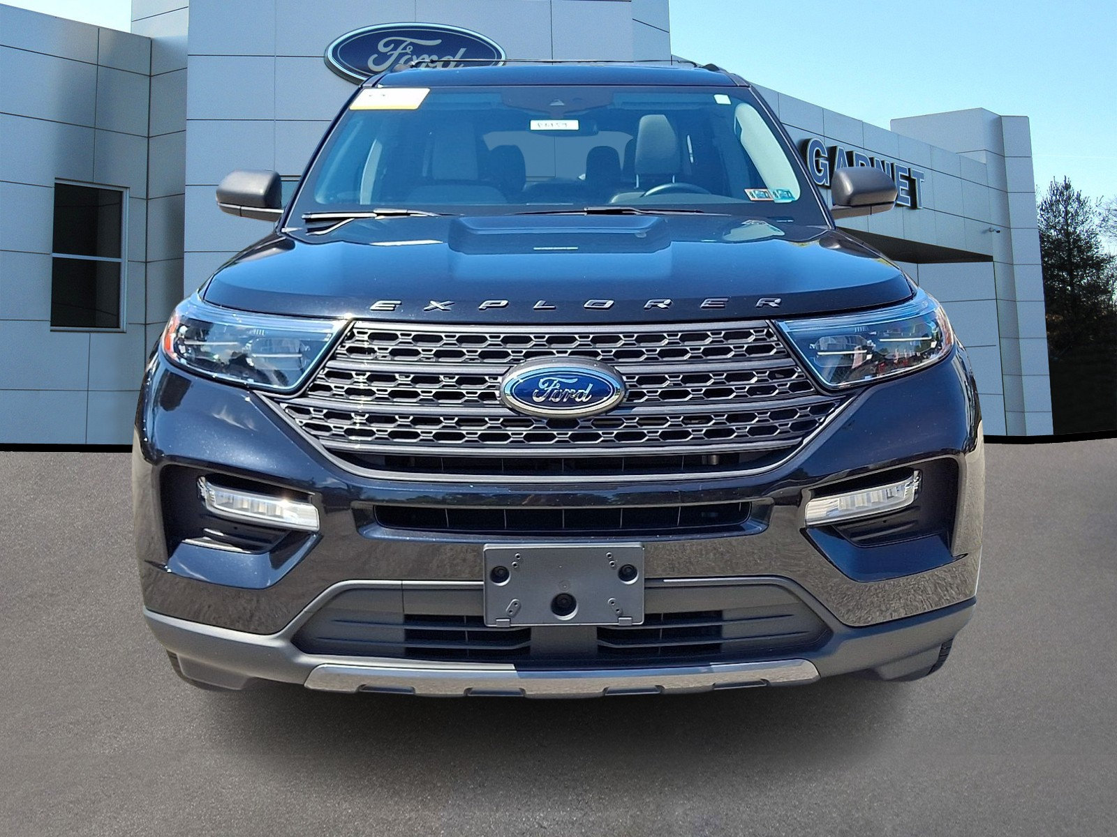 Certified 2021 Ford Explorer XLT w/ Equipment Group 202A AWD/4WD image 3