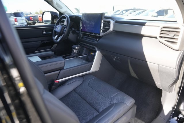 Used 2024 Toyota Sequoia Limited image 20