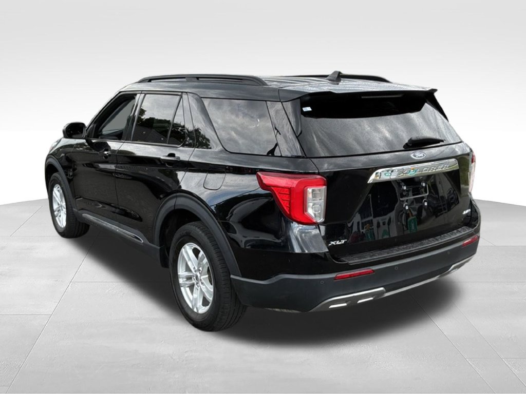 Certified 2023 Ford Explorer XLT w/ Equipment Group 202A AWD/4WD image 7