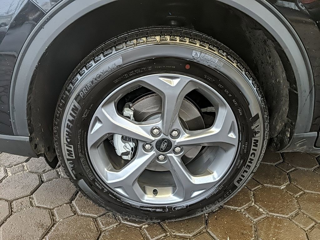 Certified 2025 Ford Escape ST-Line w/ Cold Weather Package image 10