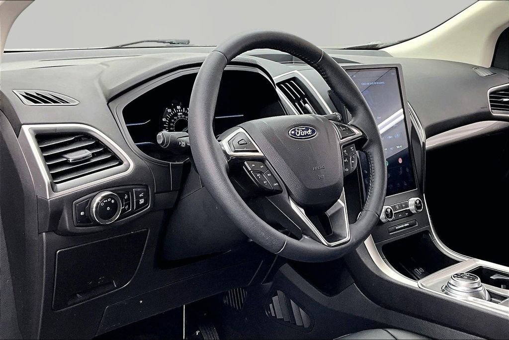 Certified 2024 Ford Edge SEL w/ Convenience Package AWD/4WD image 14
