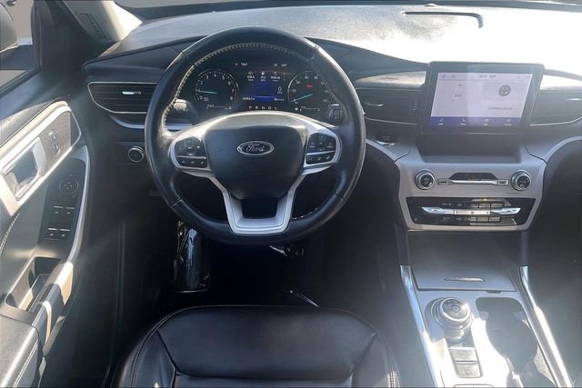 Certified 2022 Ford Explorer XLT w/ Equipment Group 202A image 5