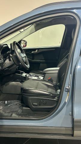 Certified 2024 Ford Escape SE FWD image 38