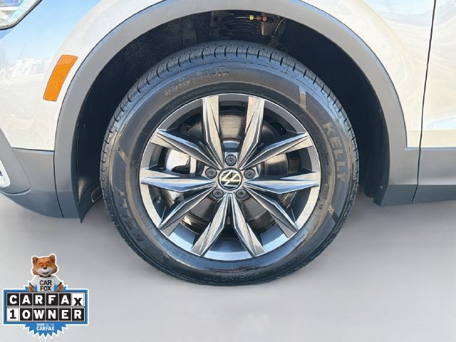 Used 2023 Volkswagen Tiguan SE w/ Panoramic Sunroof Package FWD image 42