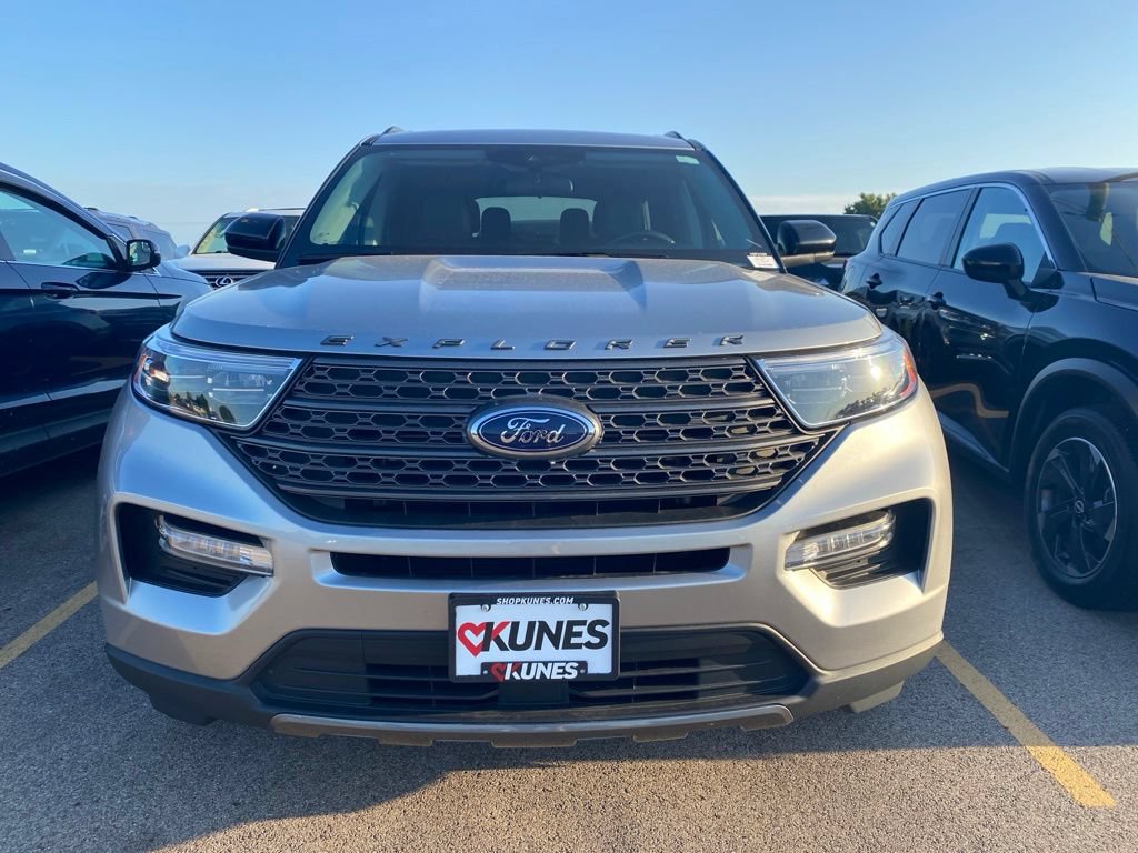 Certified 2023 Ford Explorer XLT w/ Equipment Group 202A AWD/4WD image 19