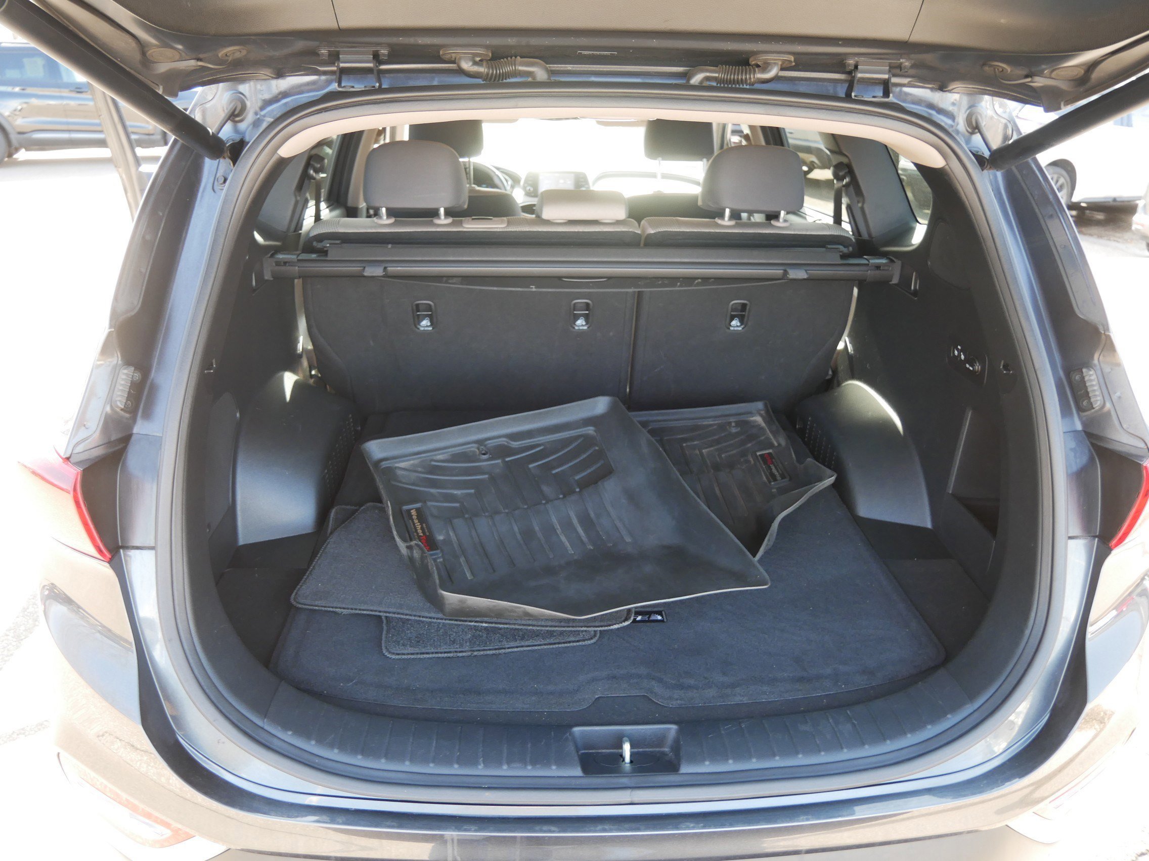 Used 2020 Hyundai Santa Fe SEL w/ Convenience Package image 18