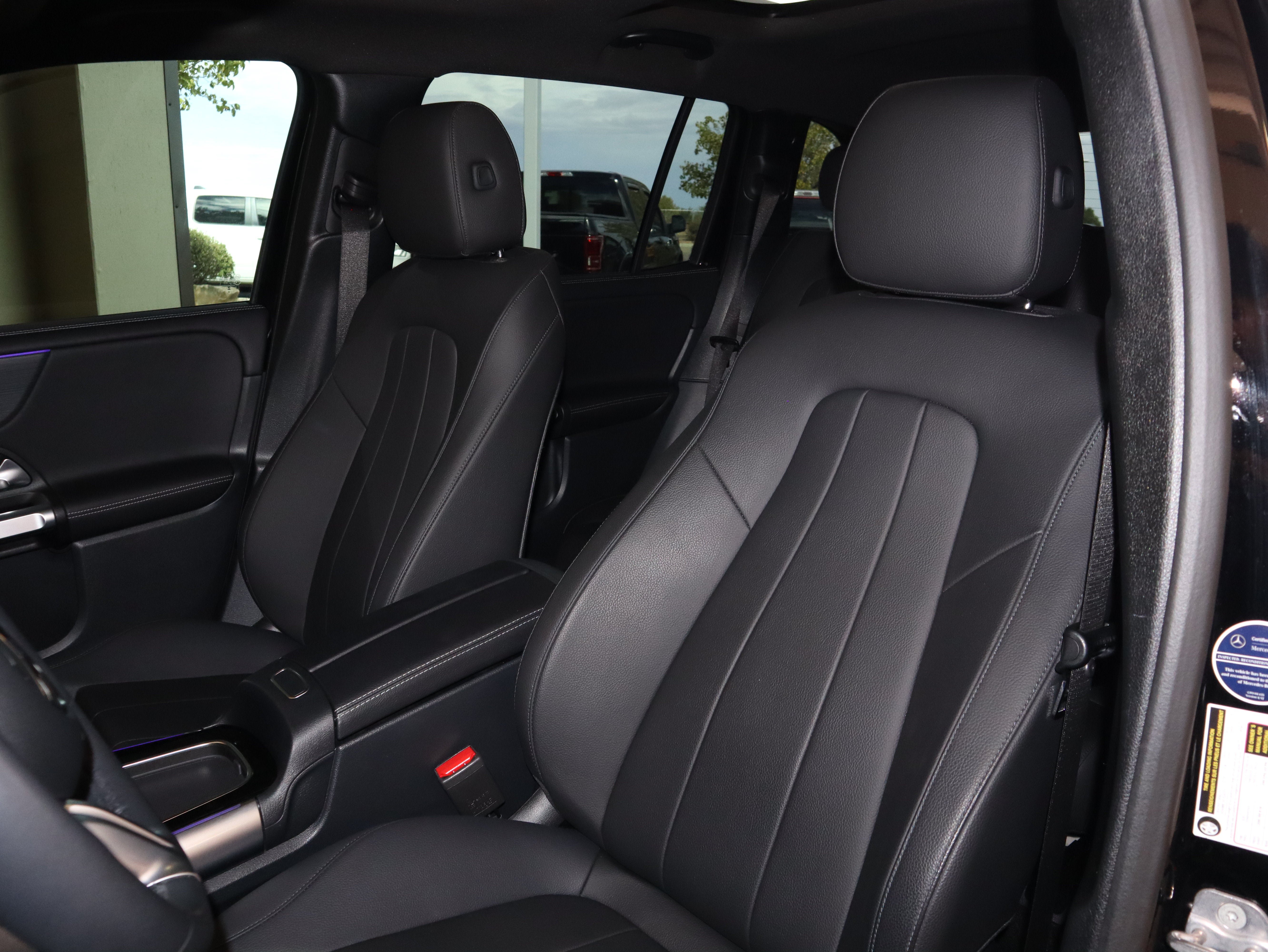 Used 2026 Mercedes-Benz GLB 250 image 32