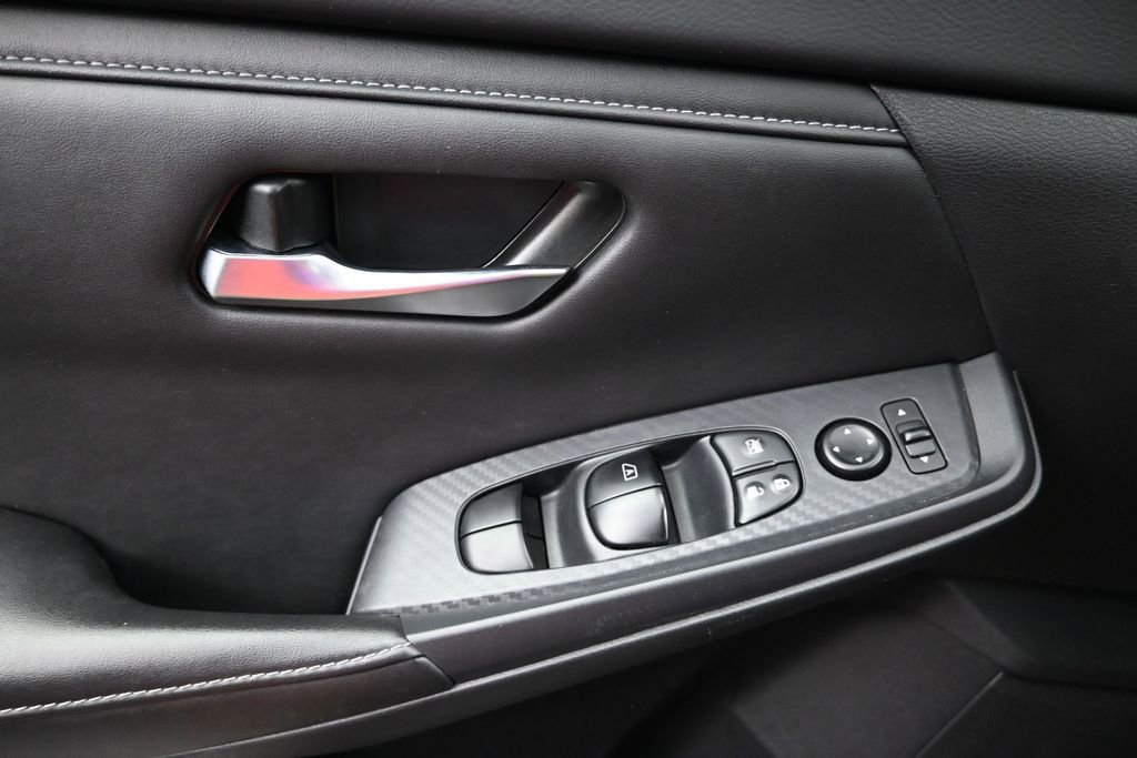 Used 2024 Nissan Sentra SV FWD image 16