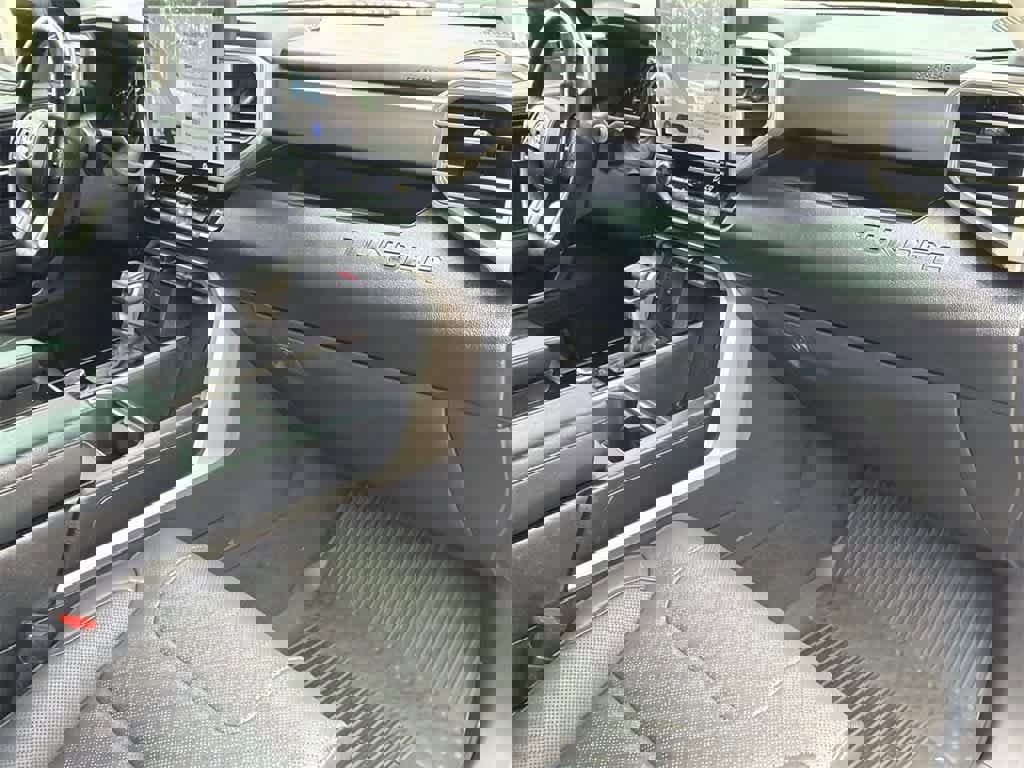 Used 2022 Toyota Tundra SR5 w/ SR5 Premium Package image 13