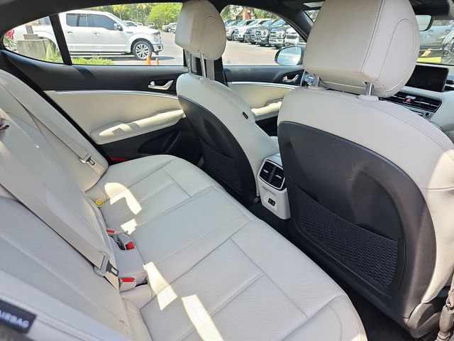 Used 2025 Genesis G70 2.5T AWD/4WD image 11