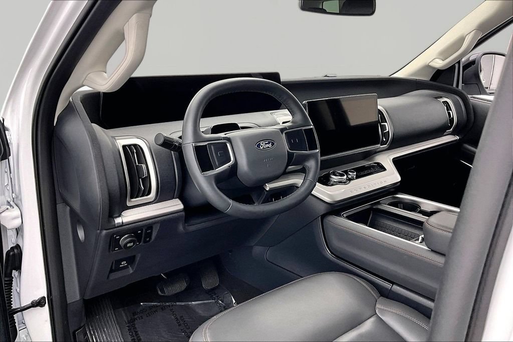 Certified 2025 Ford Expedition Active AWD/4WD image 14