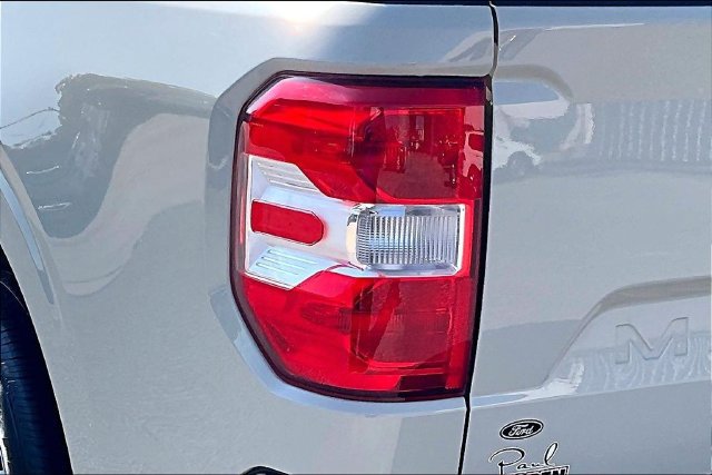 Certified 2025 Ford Maverick XL FWD image 32