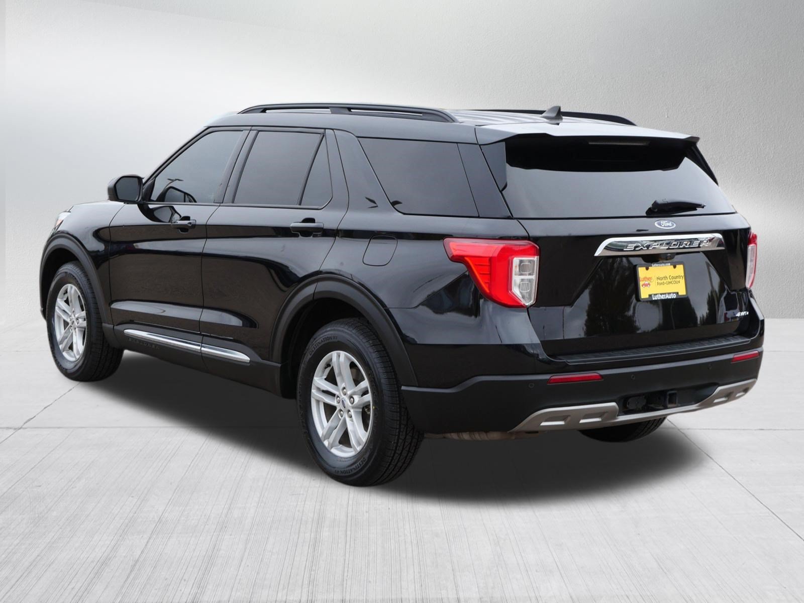 Certified 2022 Ford Explorer XLT w/ Equipment Group 202A AWD/4WD image 5