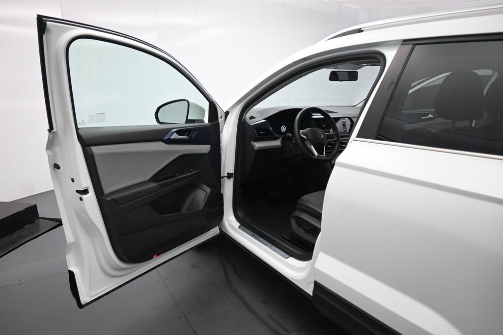 Used 2022 Volkswagen Taos SE FWD image 7