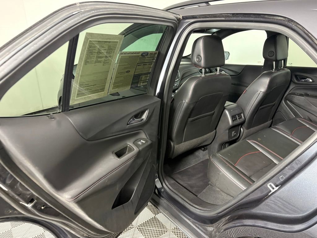 Used 2022 Chevrolet Equinox RS w/ RS Leather Package image 26